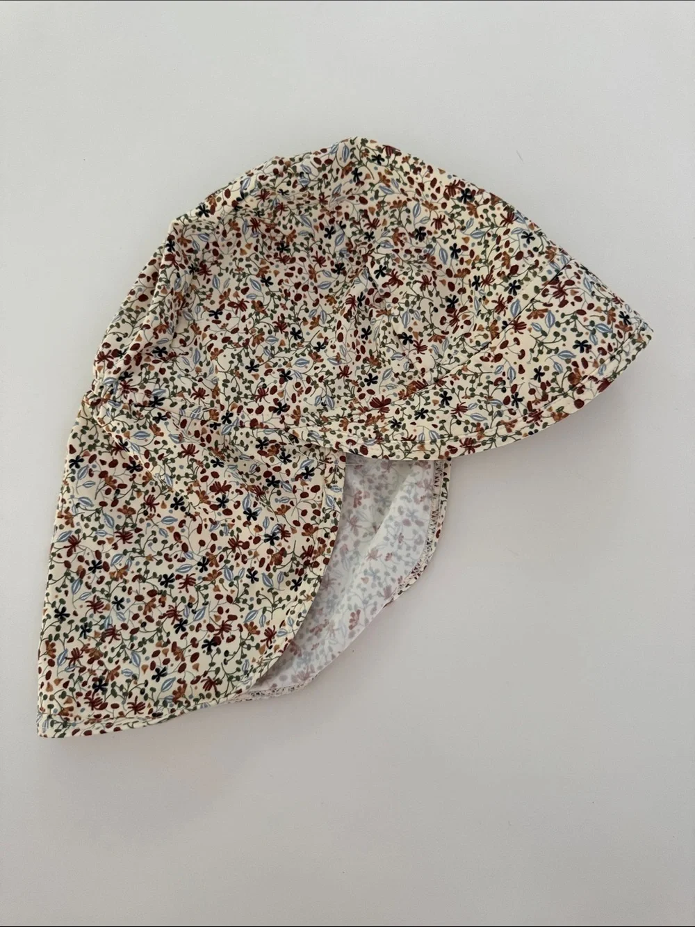 Floral Sun Scarf Hat - White with Rust & Blue Floral Print
